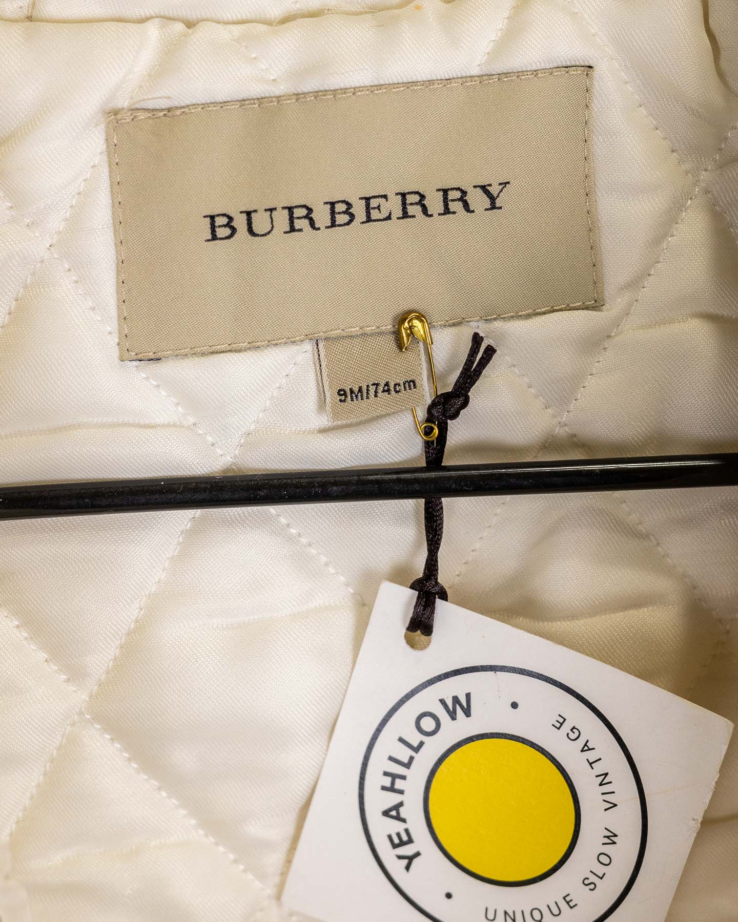 Jaqueta Burberry com cinto monograma e pele