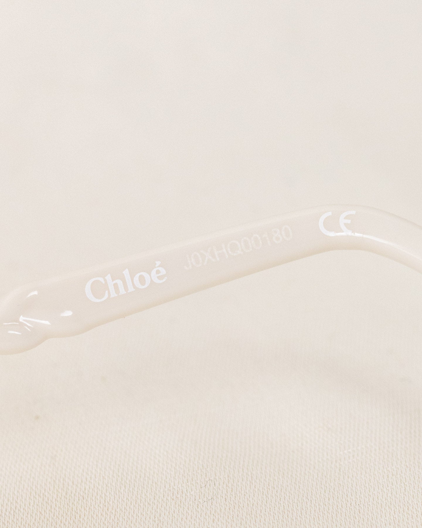 Óculos de sol branco Chloé Kids com armação opala cereja brilhante