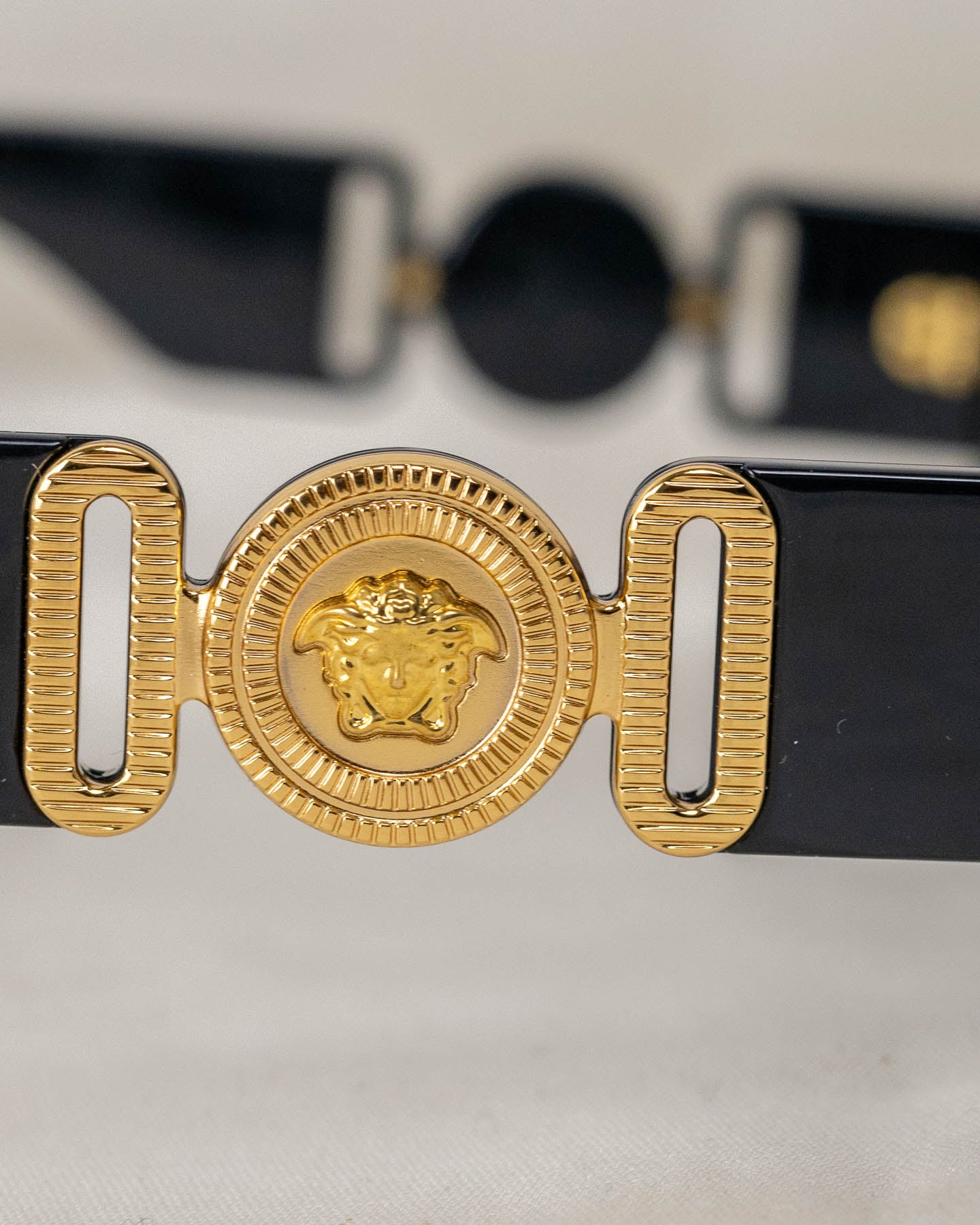 Versace Kids Lunettes de soleil noires Medusa