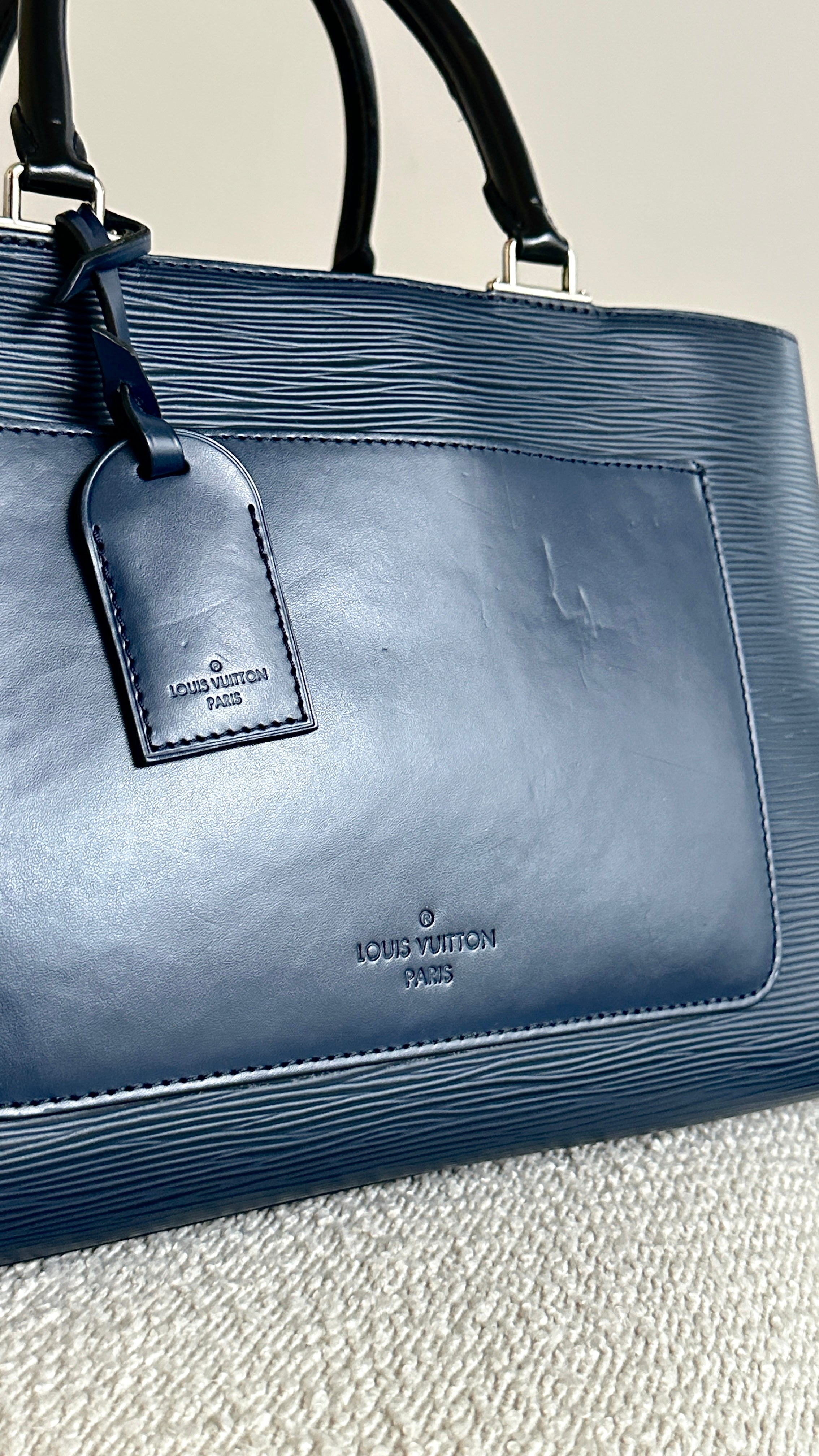 LOUIS VUITTON KLEBER EPI LEATHER MM BAG IN INDIGO BLUE