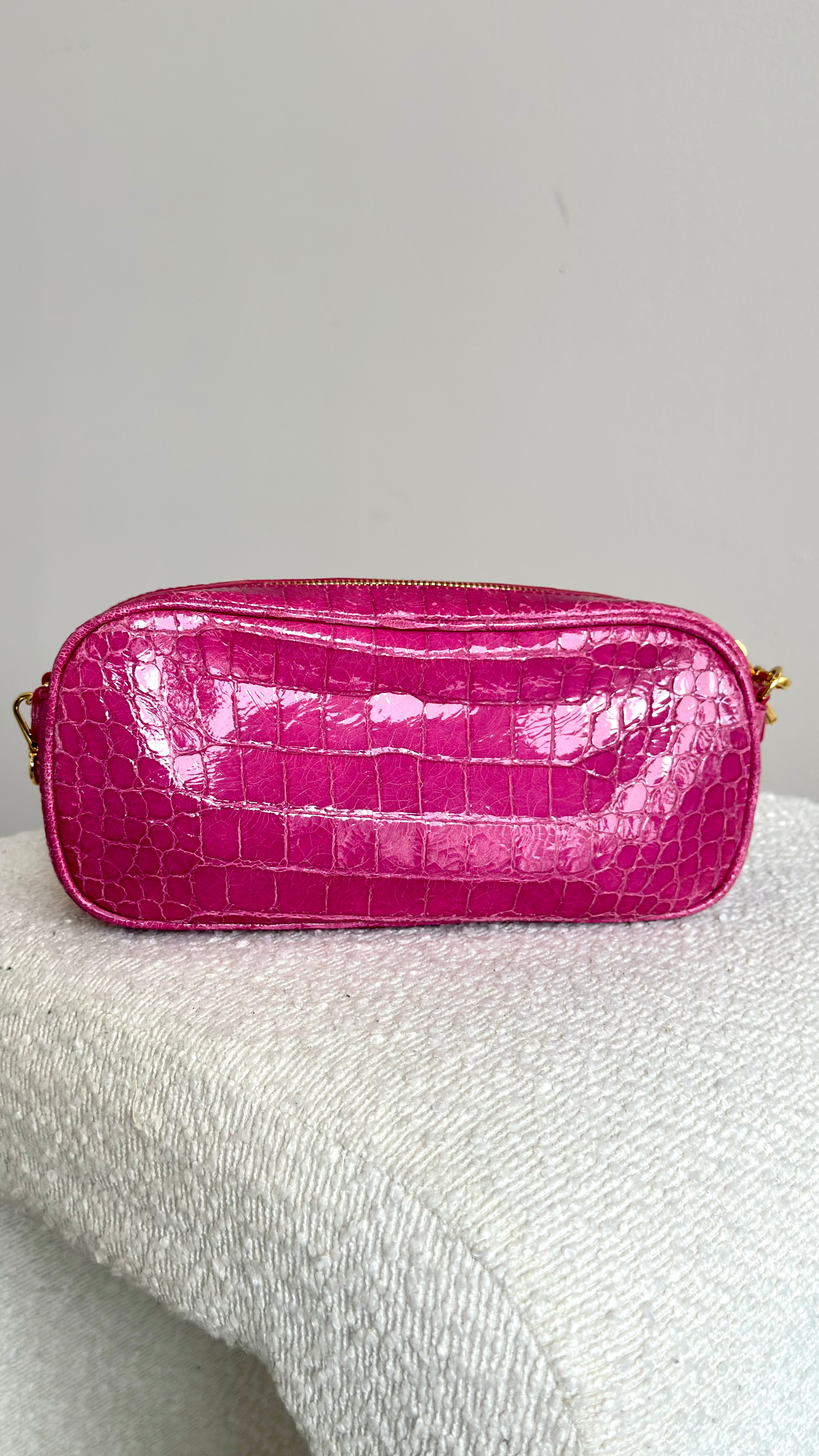 MIU MIU CROC EMBOSSED PATENT CROSSBODY IN PINK