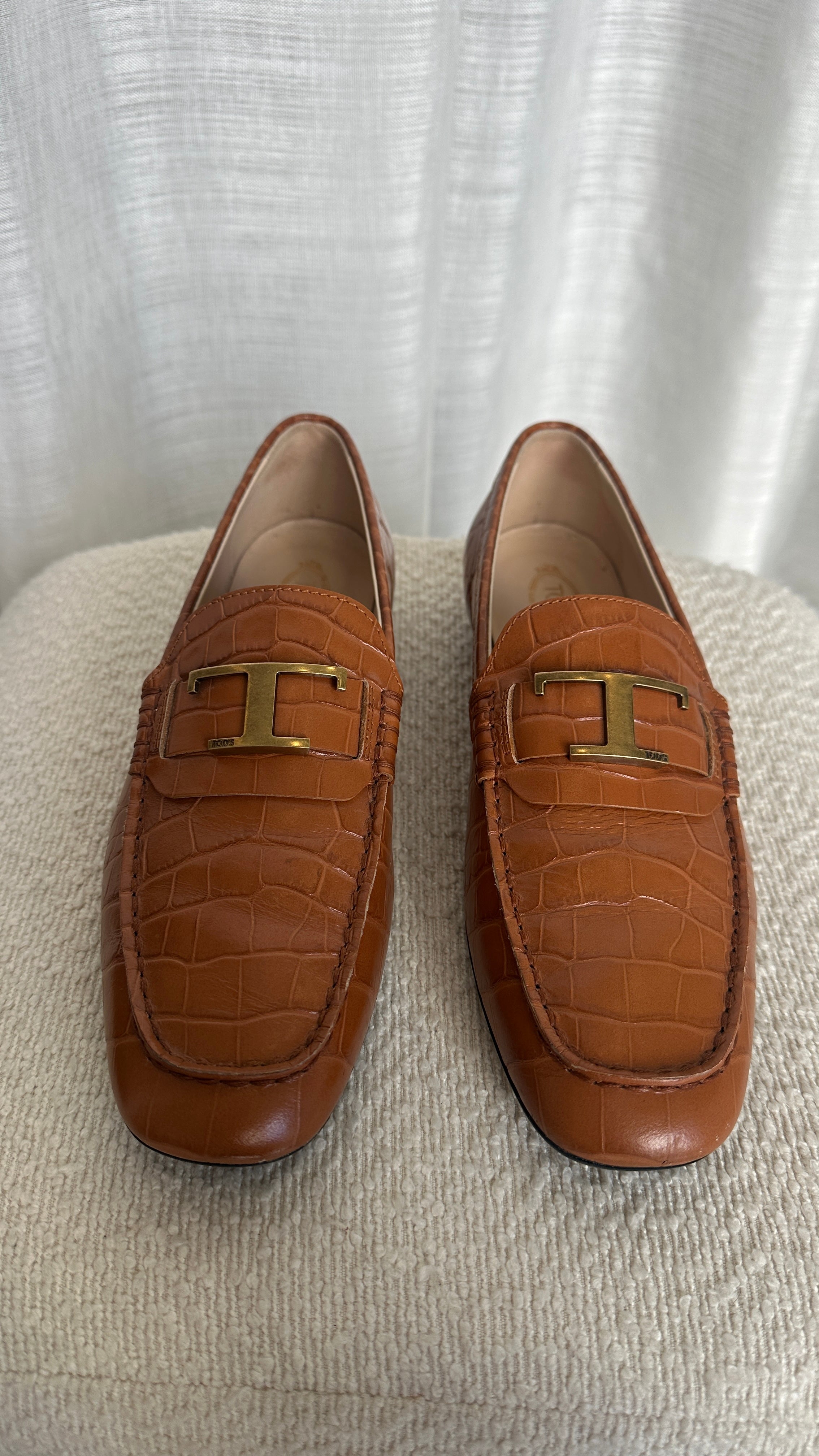 TOD'S T TIMELESS CROC-EFFECT LEATHER LOAFERS IN CAMEL - SIZE 38