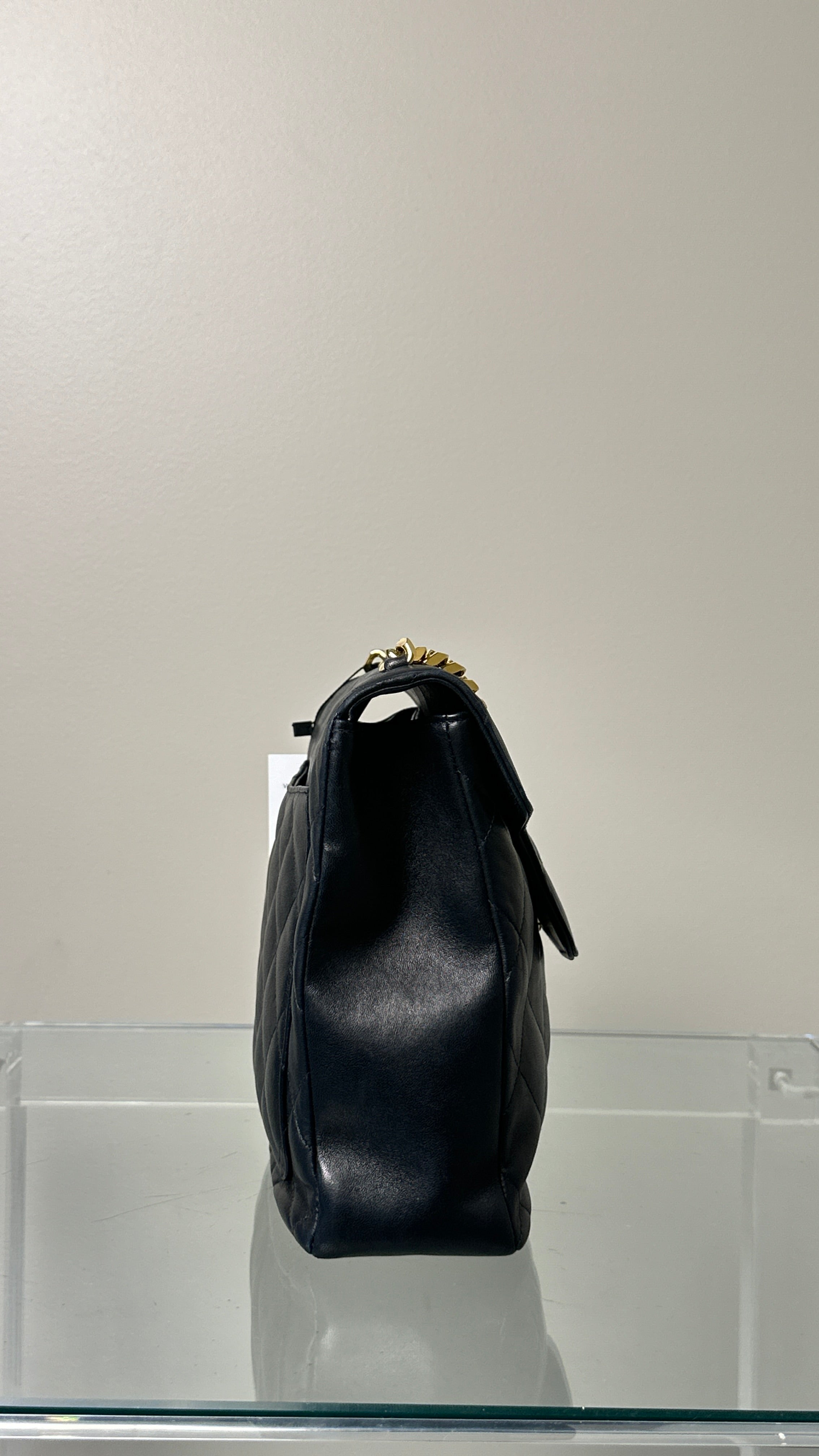 CHANEL VINTAGE 90'S WITH GOLD IN BLACK