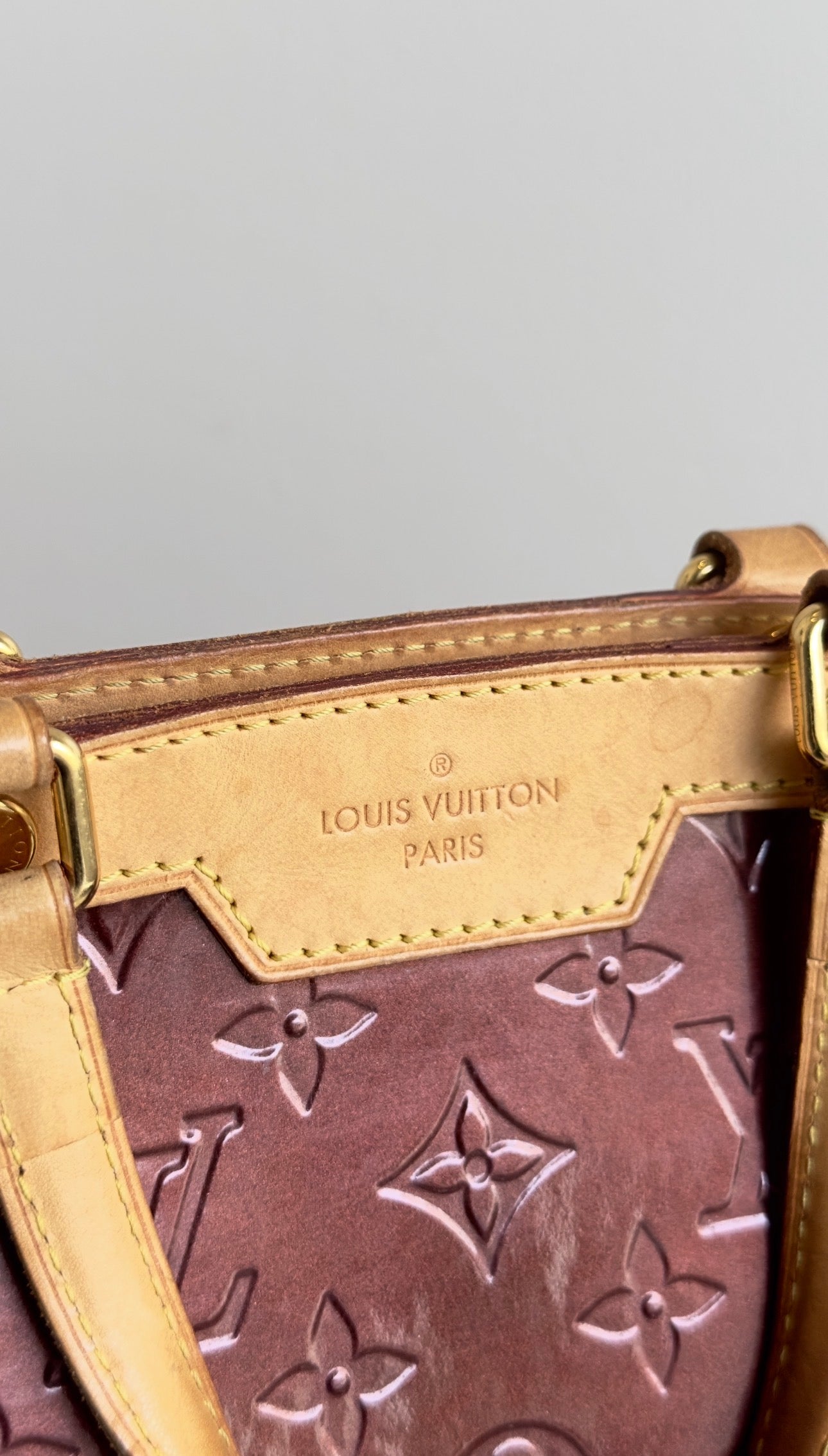 LOUIS VUITTON BREA HANDBAG IN BURGUNDY PATENT LEATHER