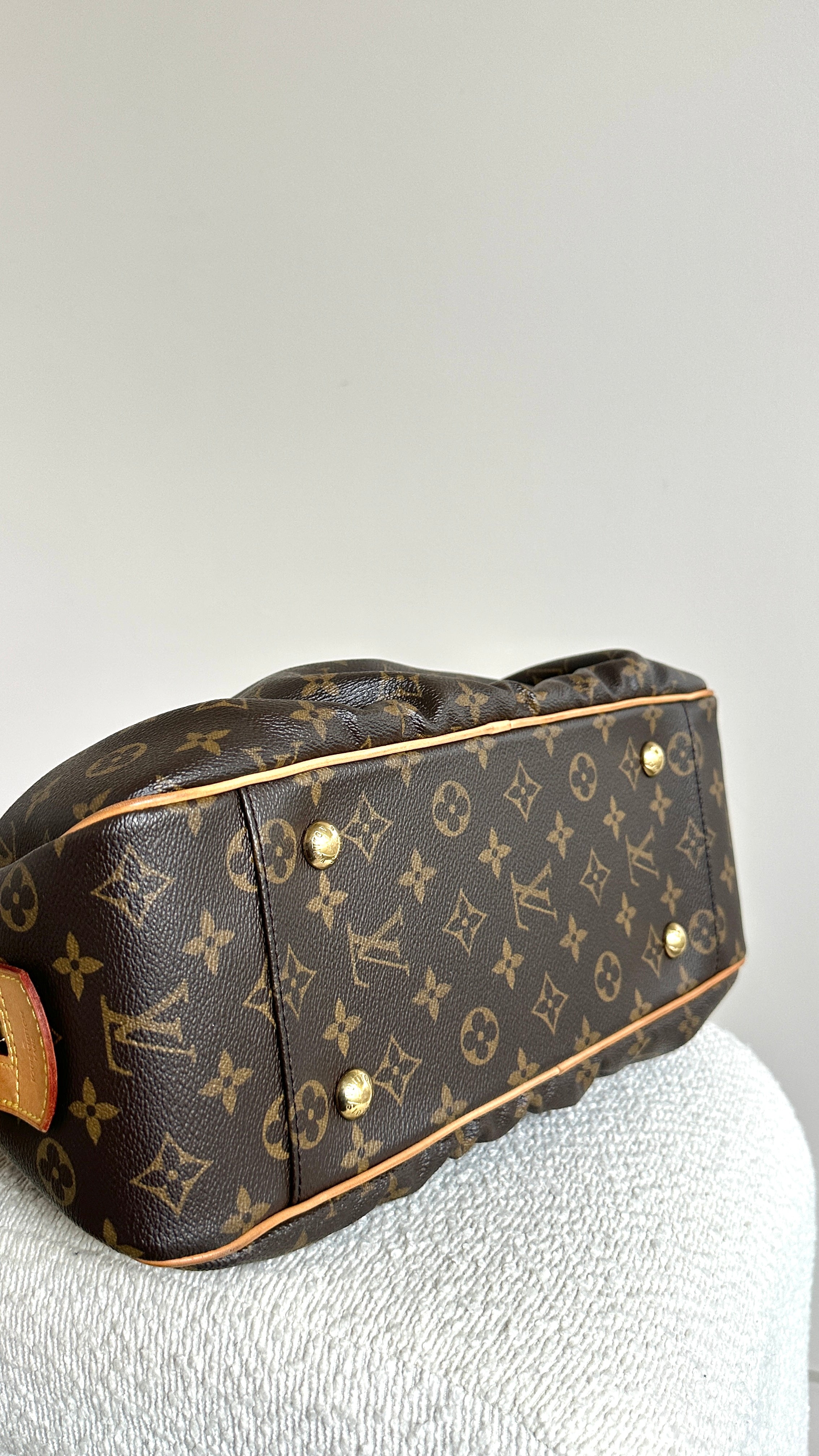 LOUIS VUITTON VINTAGE MONOGRAM HANDBAG IN BROWN