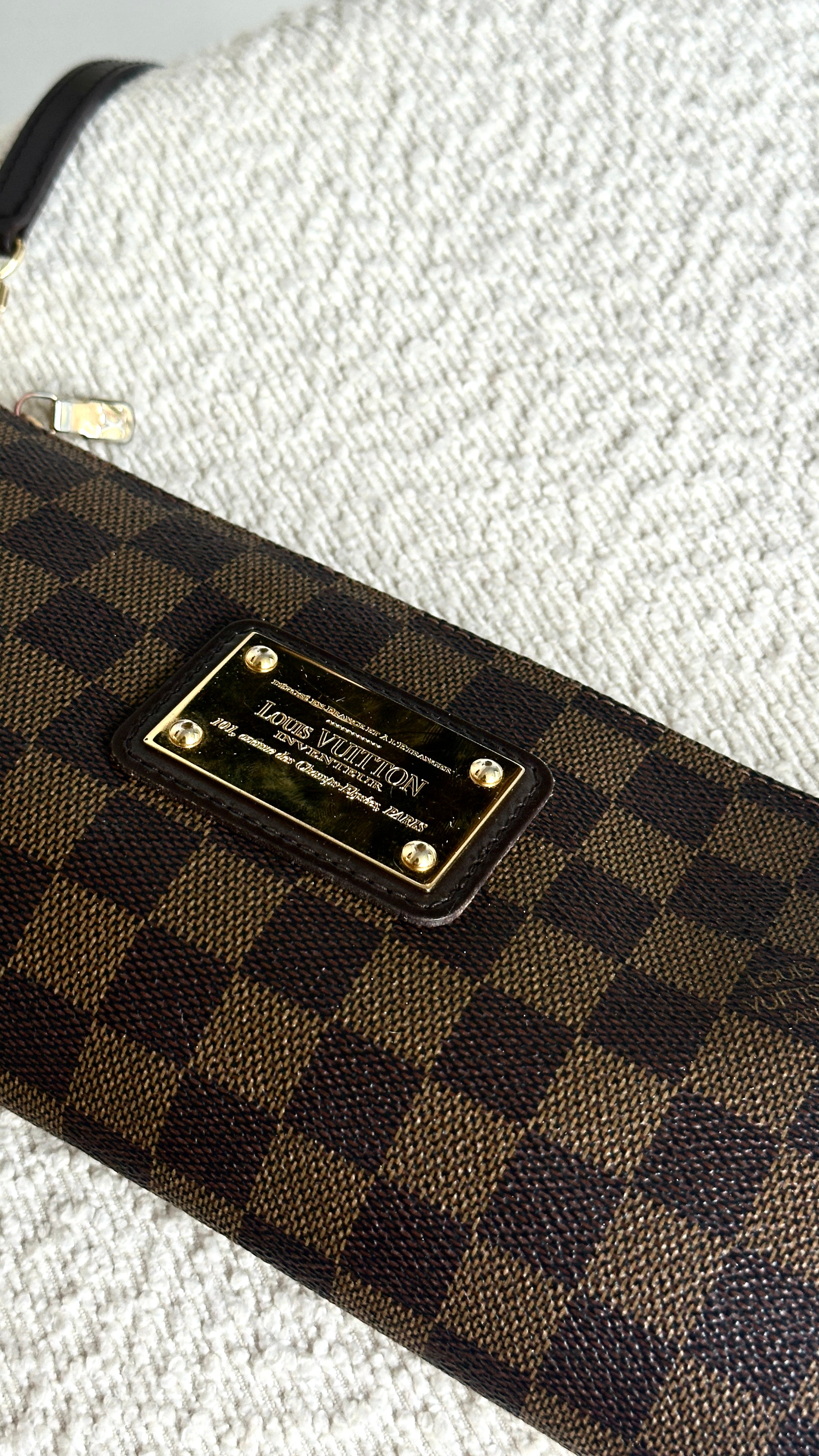 LOUIS VUITTON DAMIER EBÈNE EVA IN BROWN