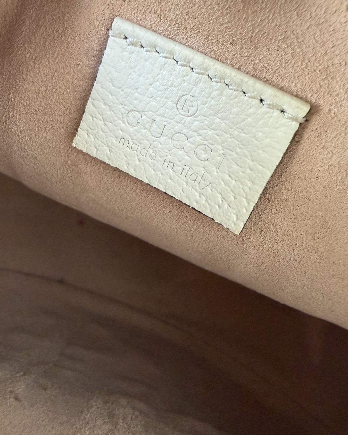 GUCCI OPHIDIA ROUND CROSSBODY - IN WHITE