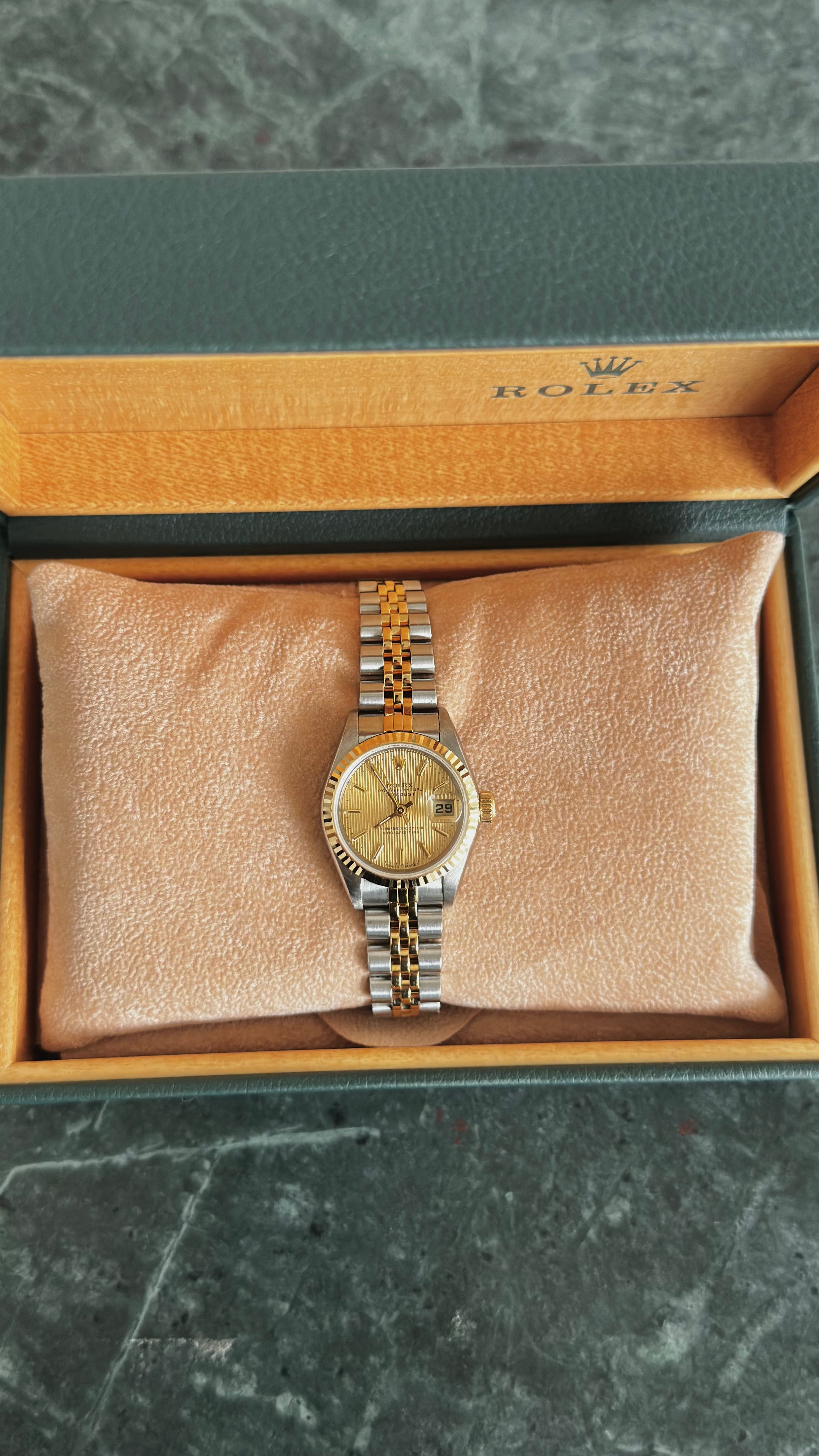 ROLEX LADY DATEJUST 26MM WITH GOLDEN DIAL IN STEEL AND GOLD 18K