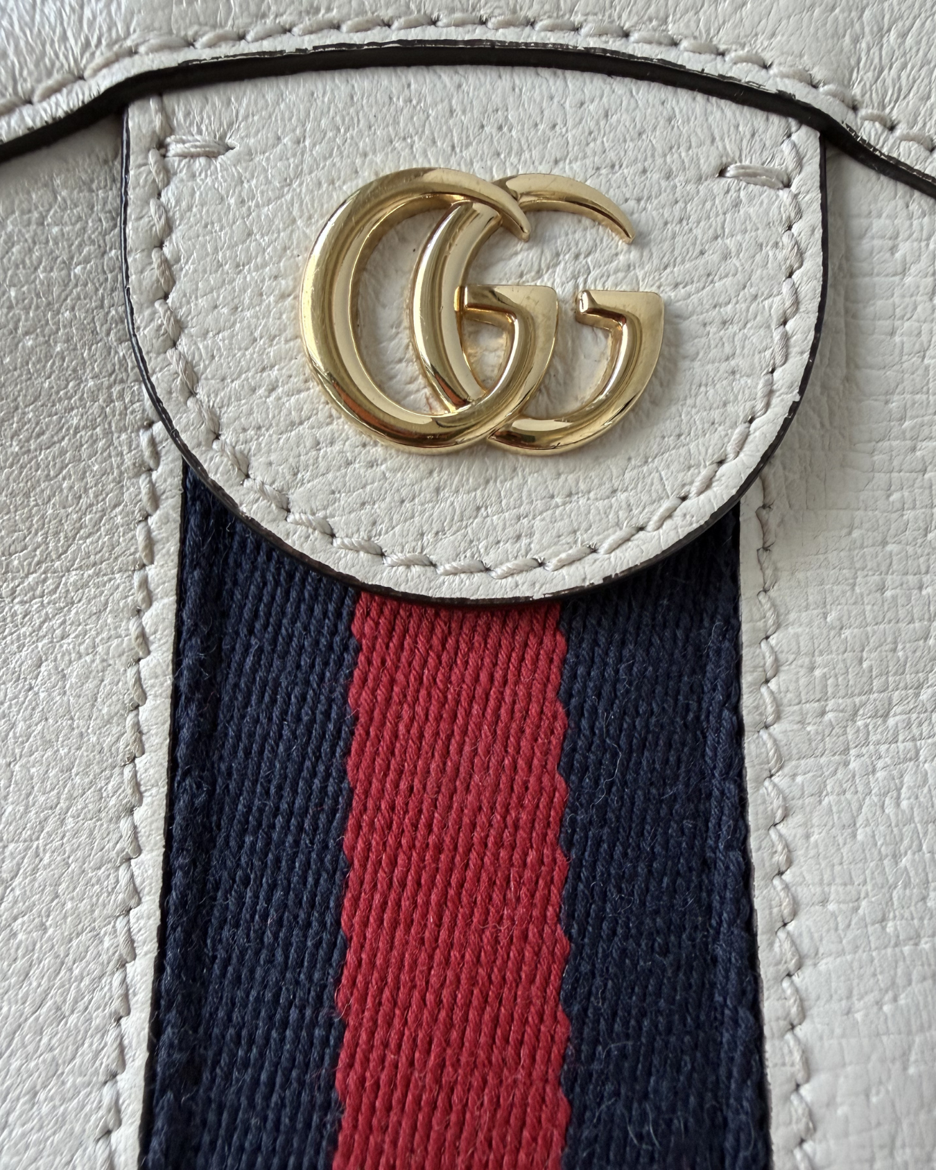 GUCCI OPHIDIA ROUND CROSSBODY - IN WHITE