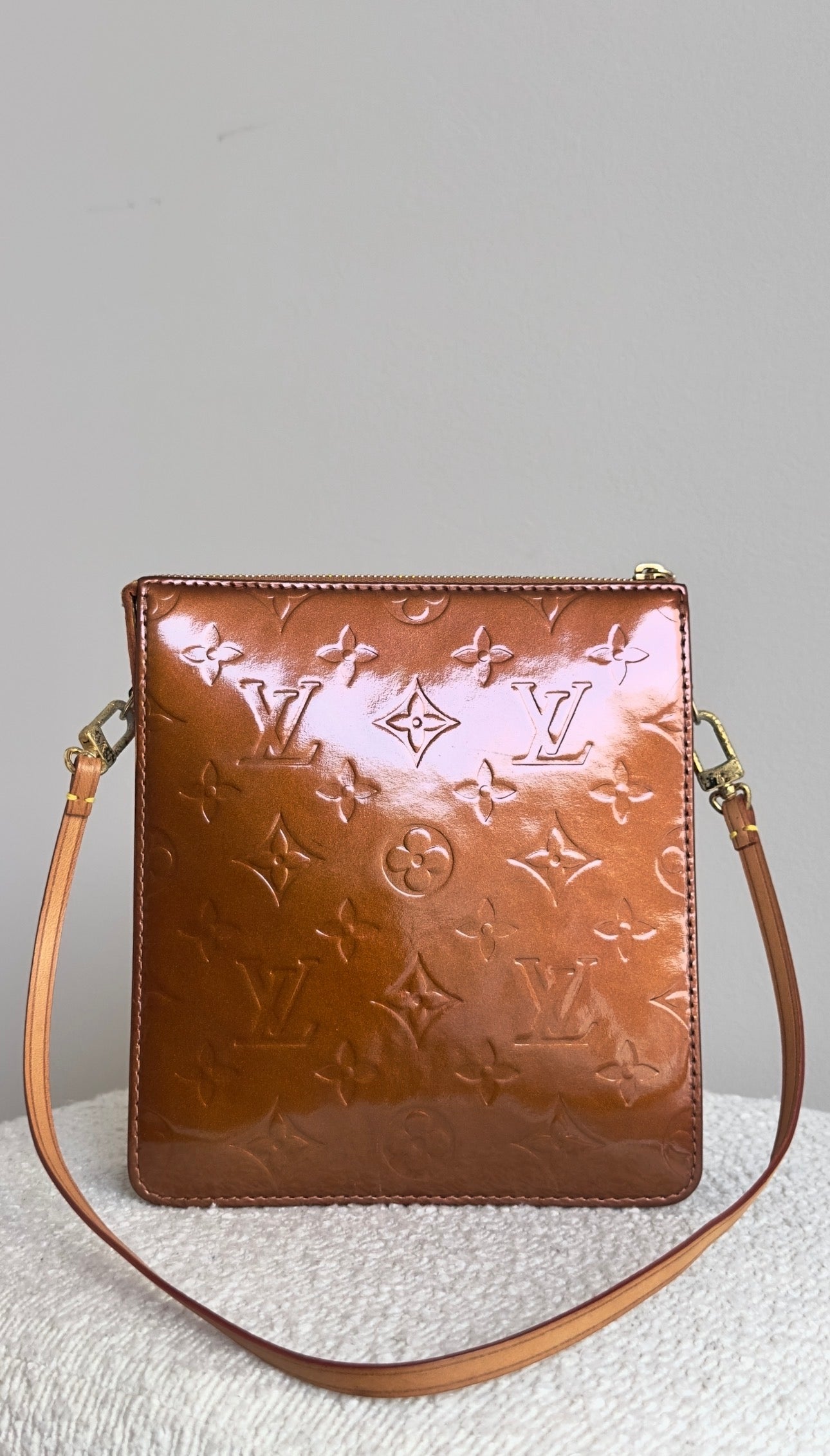 LOUIS VUITTON MOTT PATENT LEATHER BAG IN BRONZE