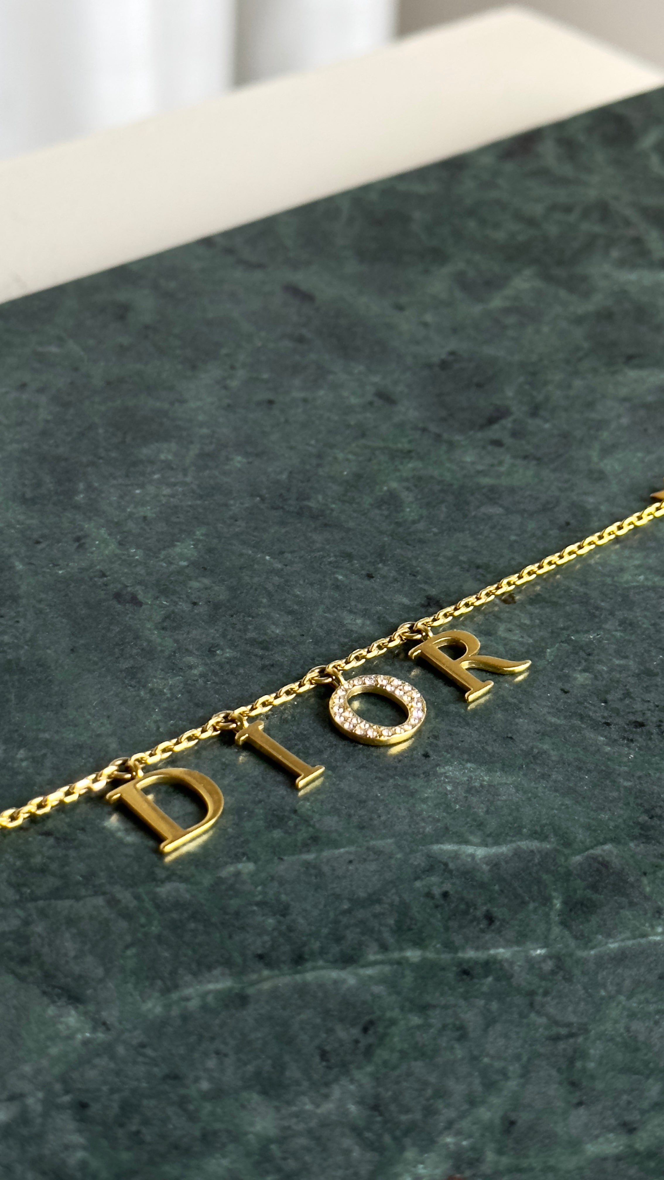 DIOR NECKLACE IN GOLD