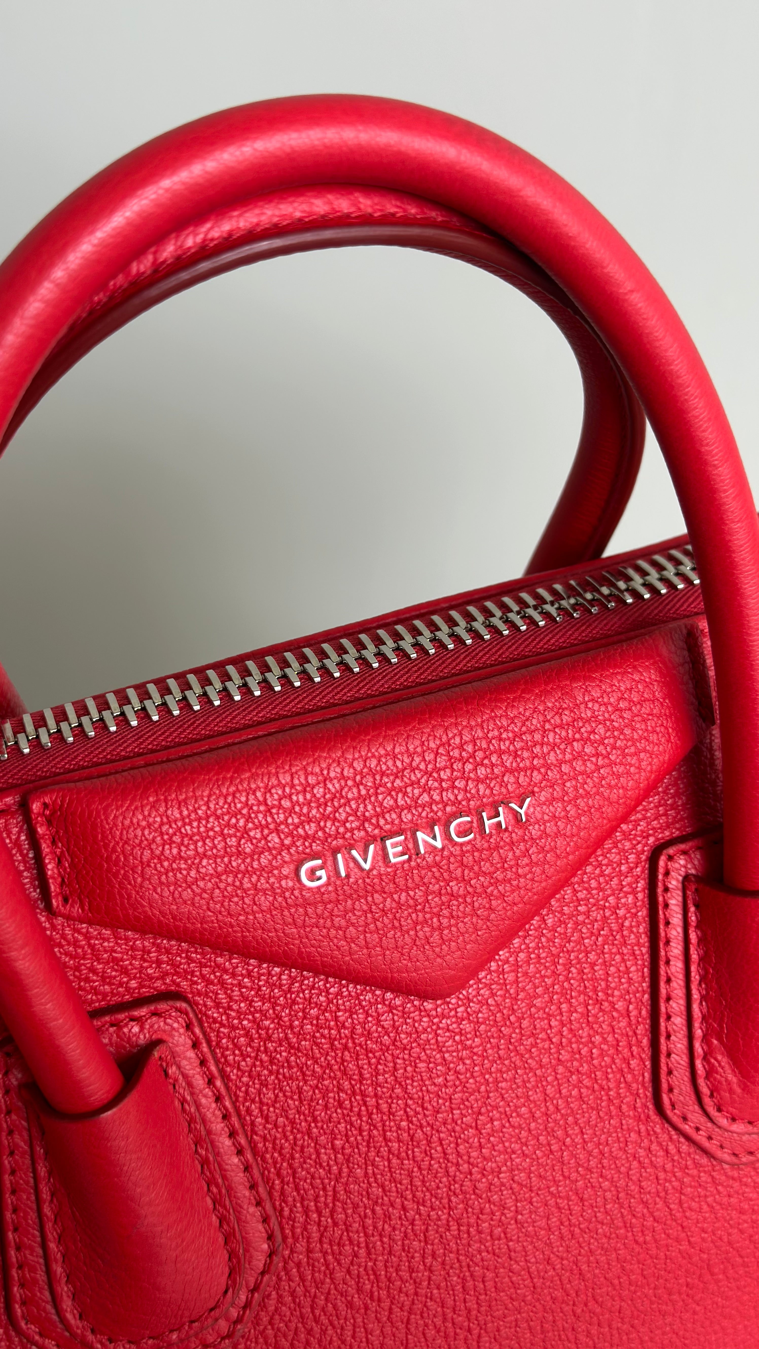 GIVENCHY SMALL ANTIGONA LEATHER BAG IN RED