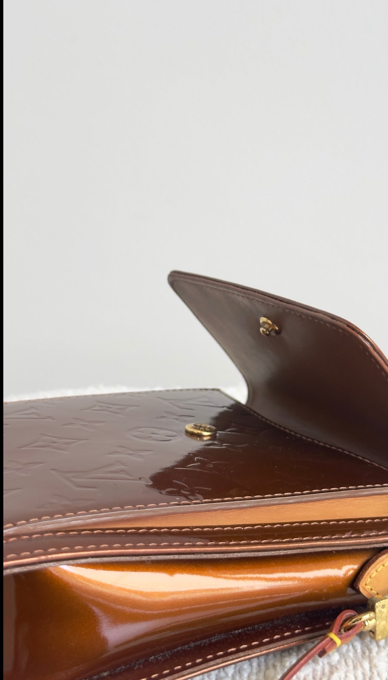 LOUIS VUITTON MOTT PATENT LEATHER BAG IN BRONZE