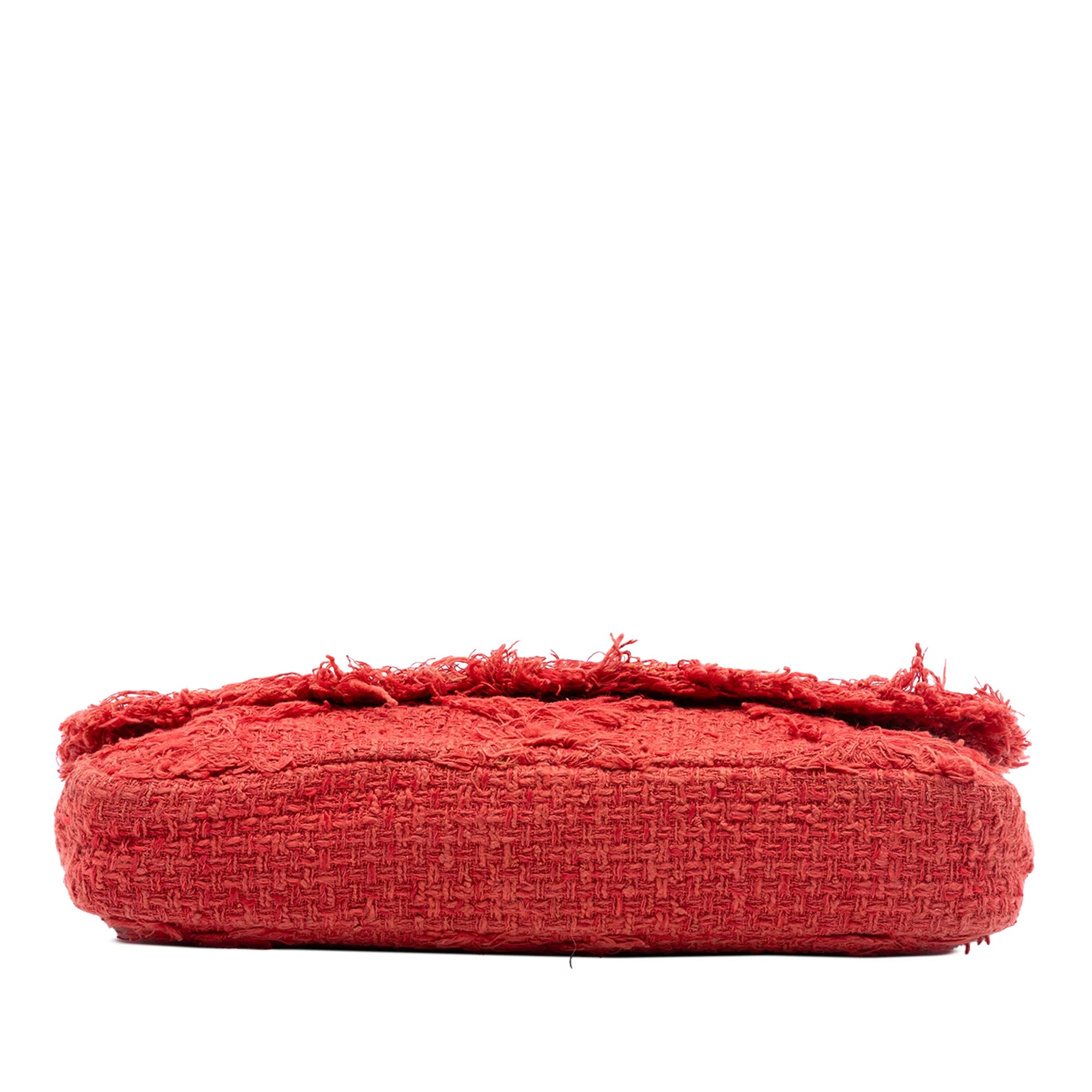 CHANEL MEDIUM TWEED DIAMOND STITCH NATURE FLAP BAG IN RED