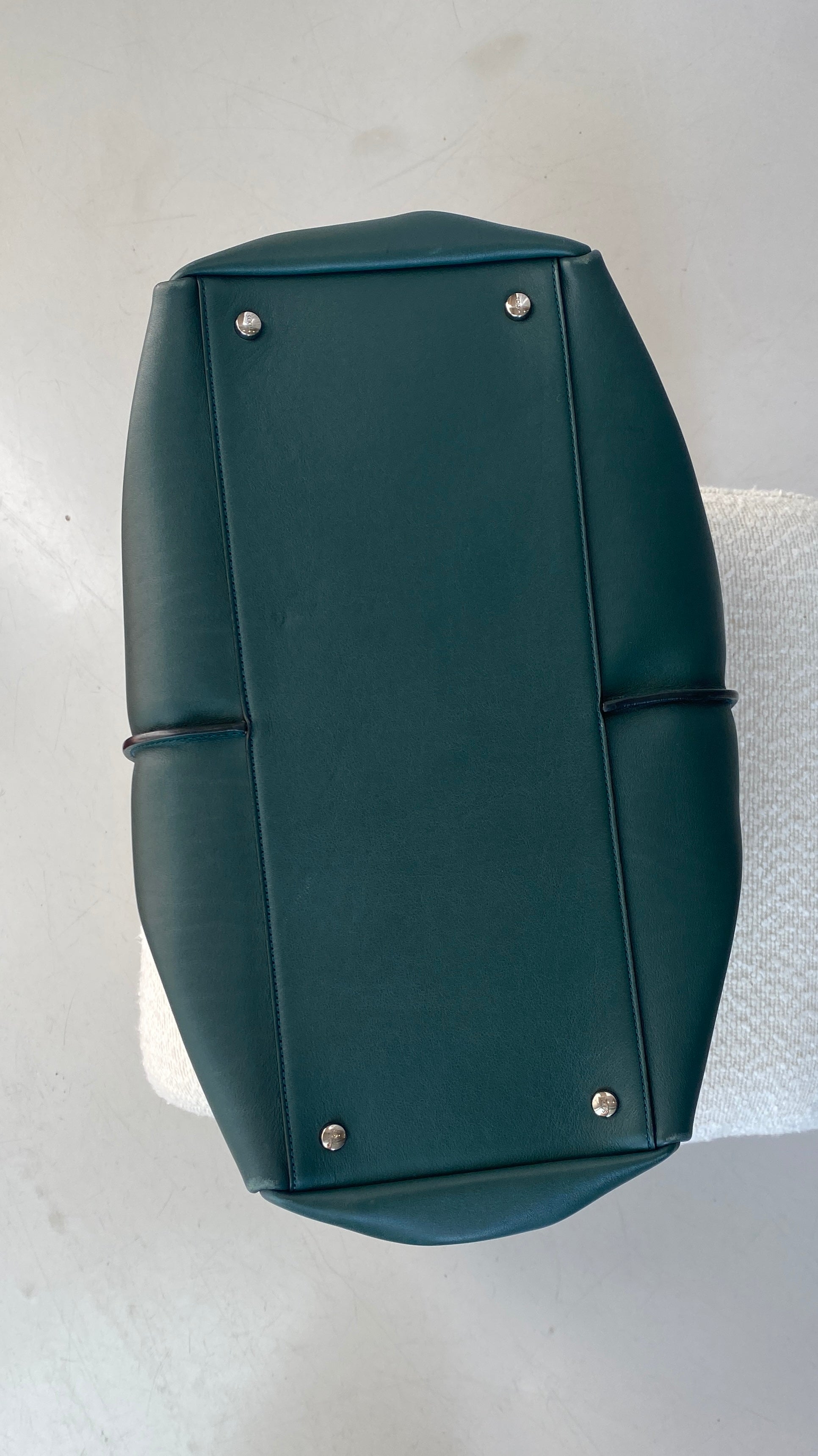 Tod's Vintage Leather Bag In Green