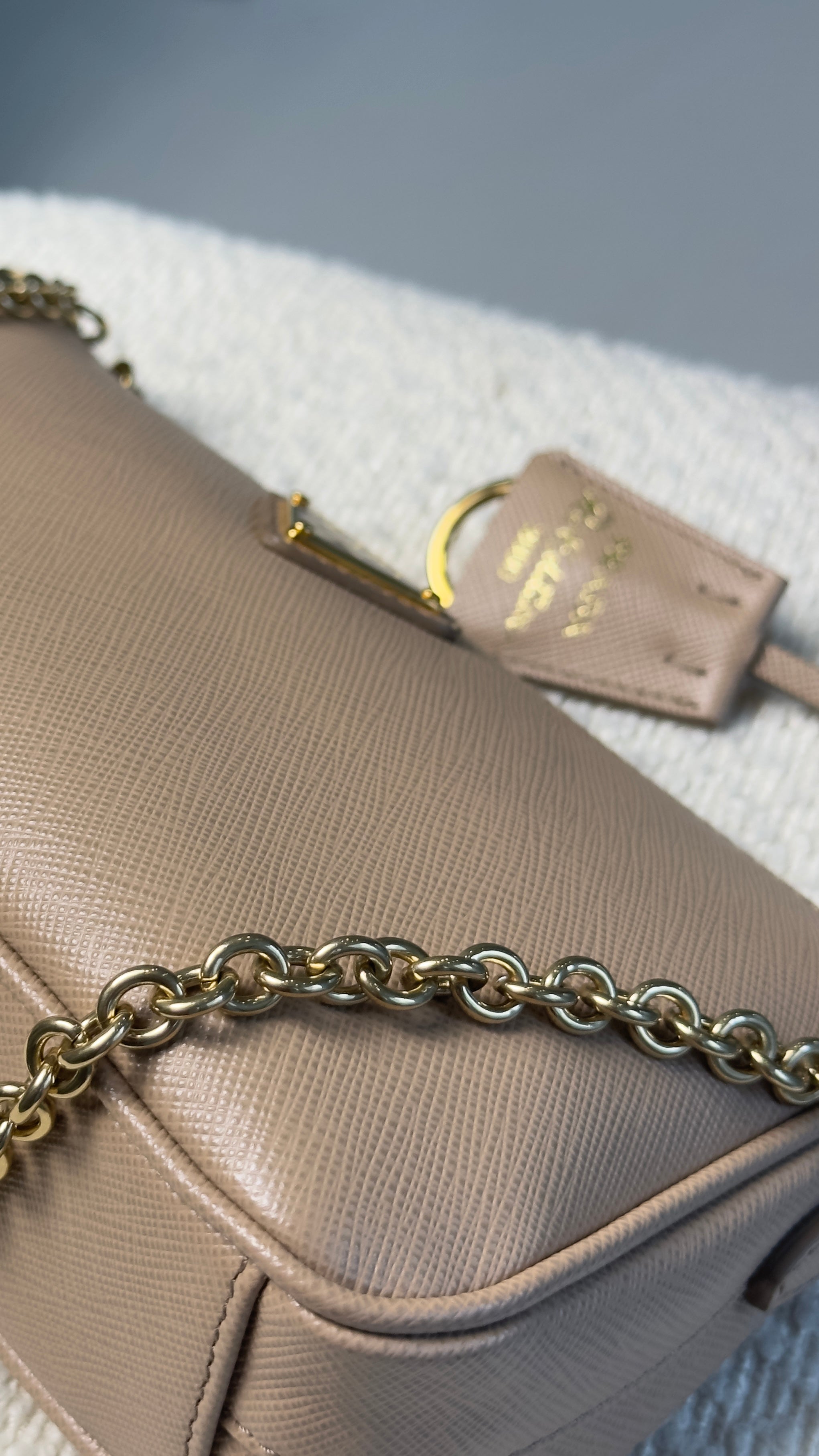 PRADA SAFFIANO LUX LEATHER RE-EDITION 2000 BAG IN BEIGE