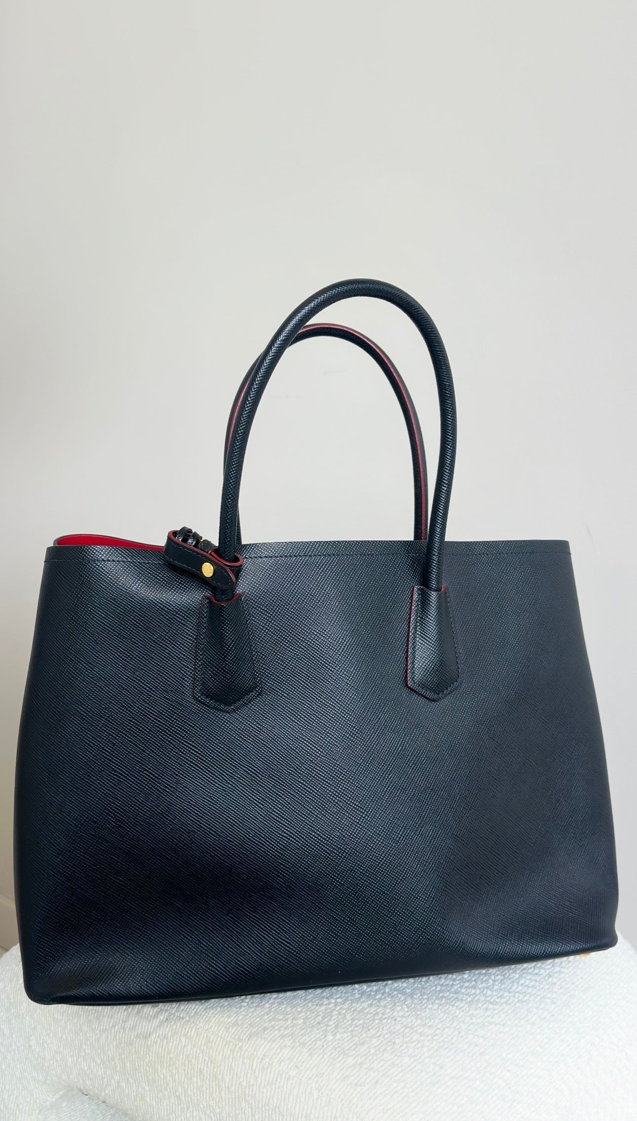 PRADA SAFFIANO CUIR LARGE IN BLACK