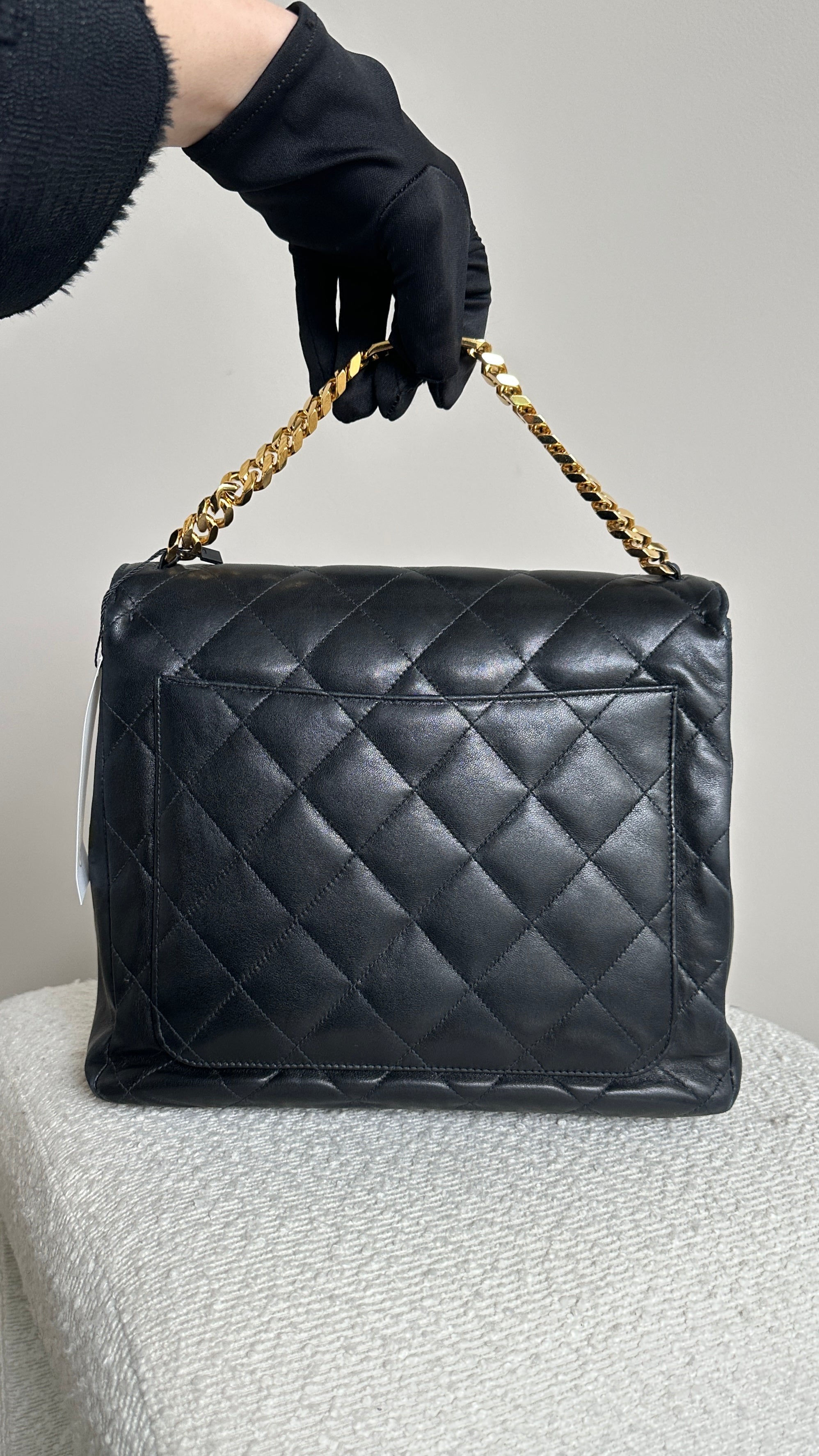 CHANEL VINTAGE 90'S WITH GOLD IN BLACK