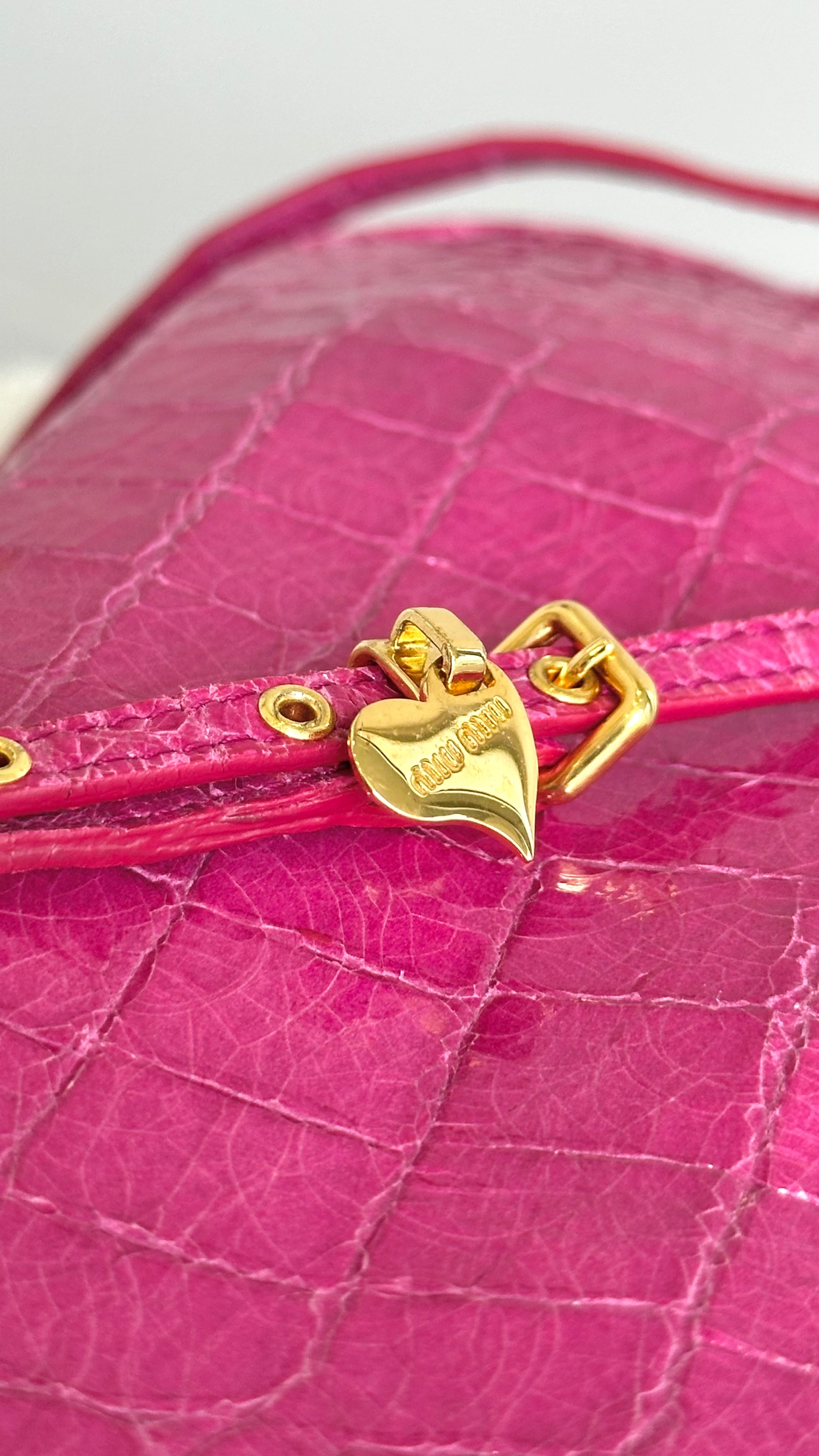 MIU MIU CROC EMBOSSED PATENT CROSSBODY IN PINK