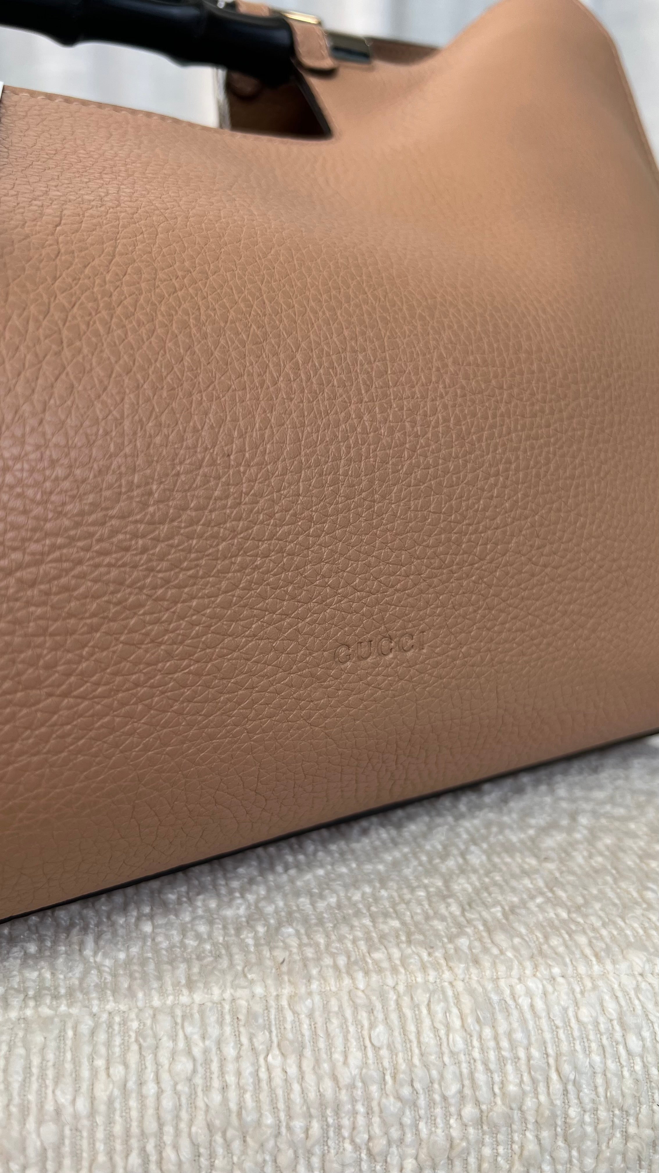 Gucci Medium Calfskin Bamboo Daily Shopper Satchel In Beige