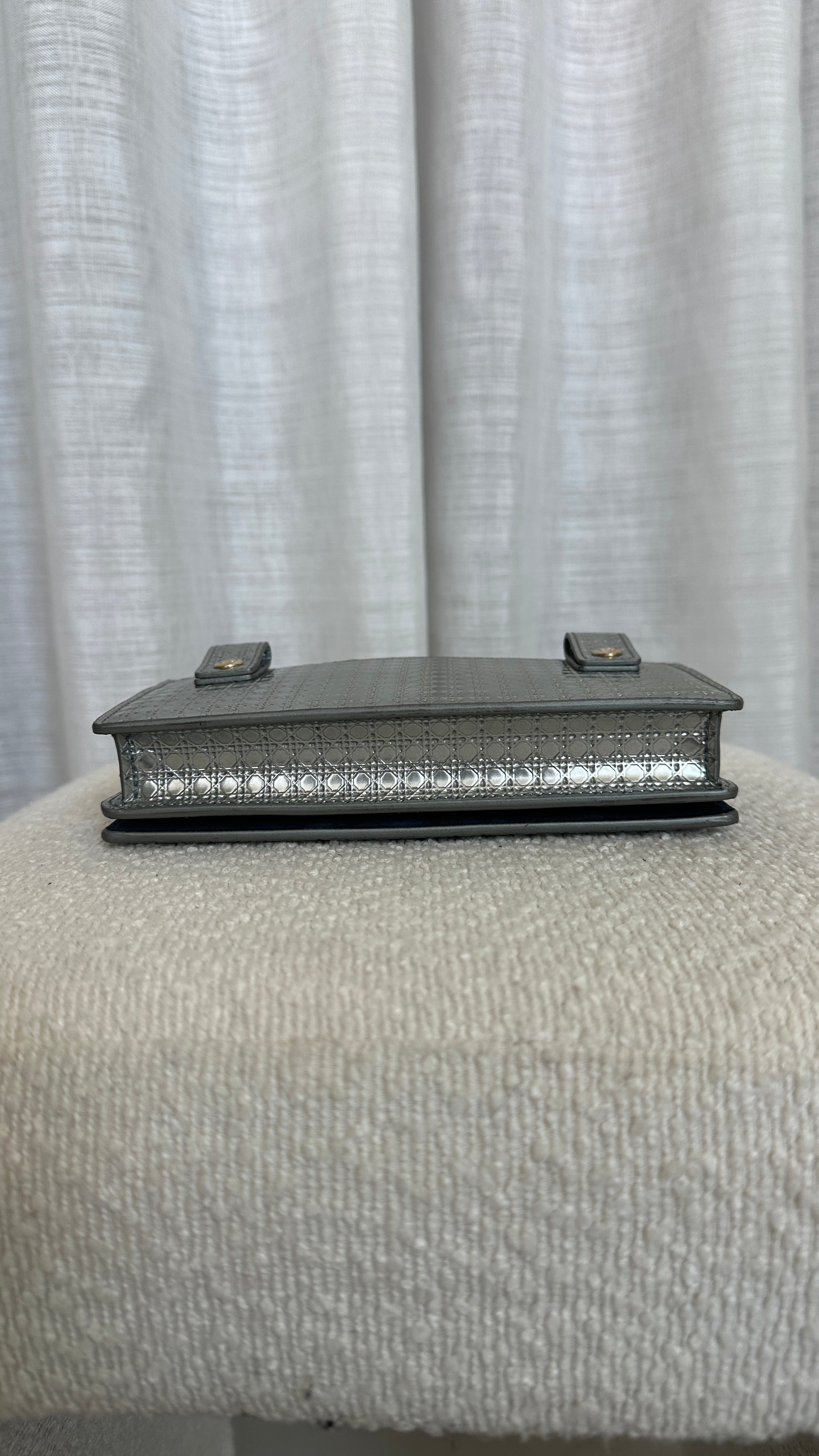 Dior 30 Montaigne 2-in-1 Leather Clutch Bag In Silver