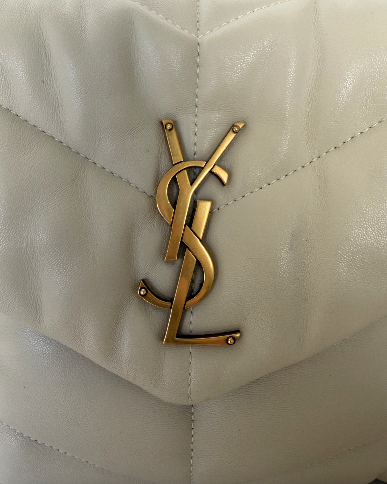 SAINT LAURENT LOULOU PUFFER MEDIUM IN WHITE
