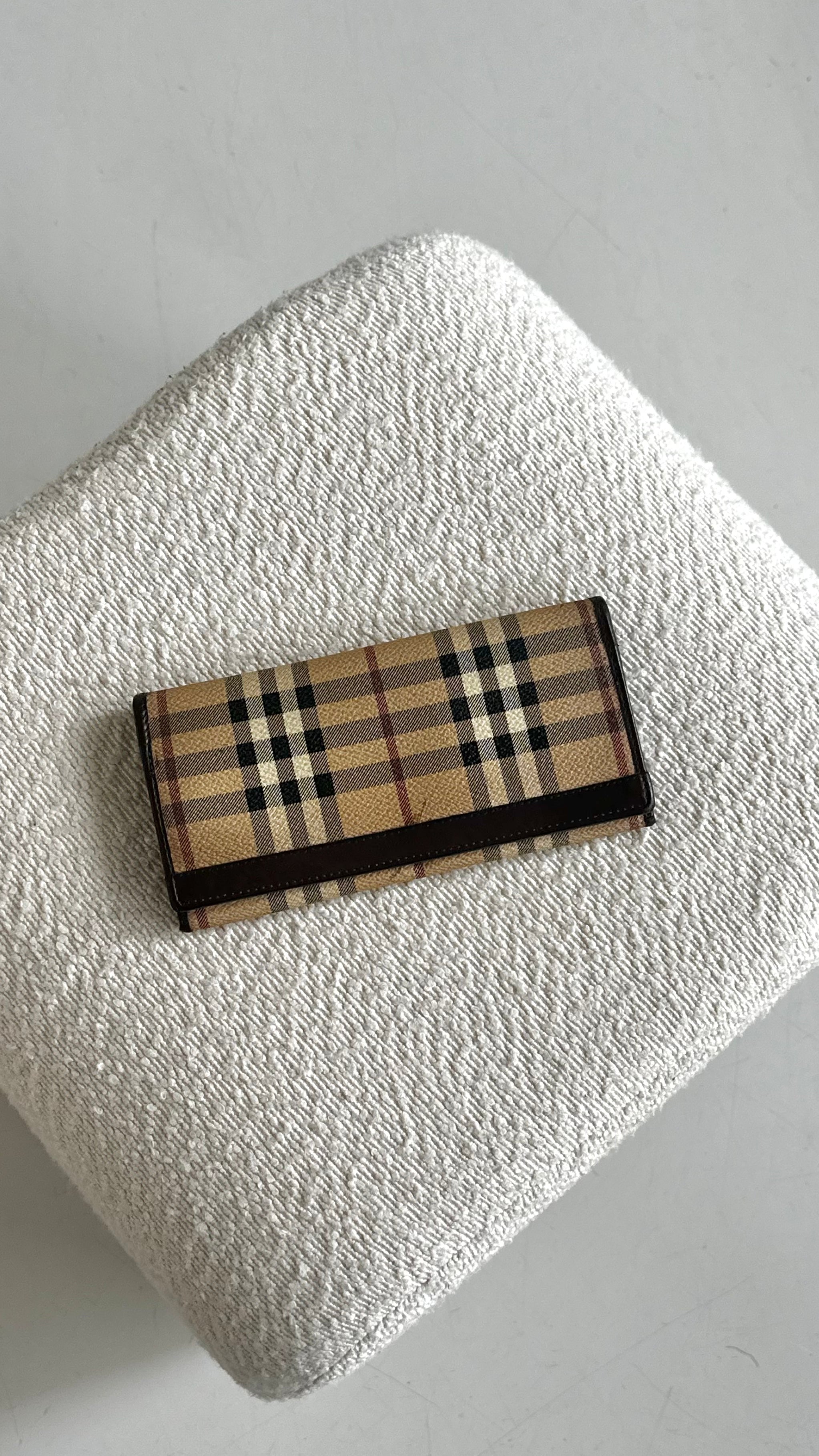 BURBERRY WALLET IN BEIGE