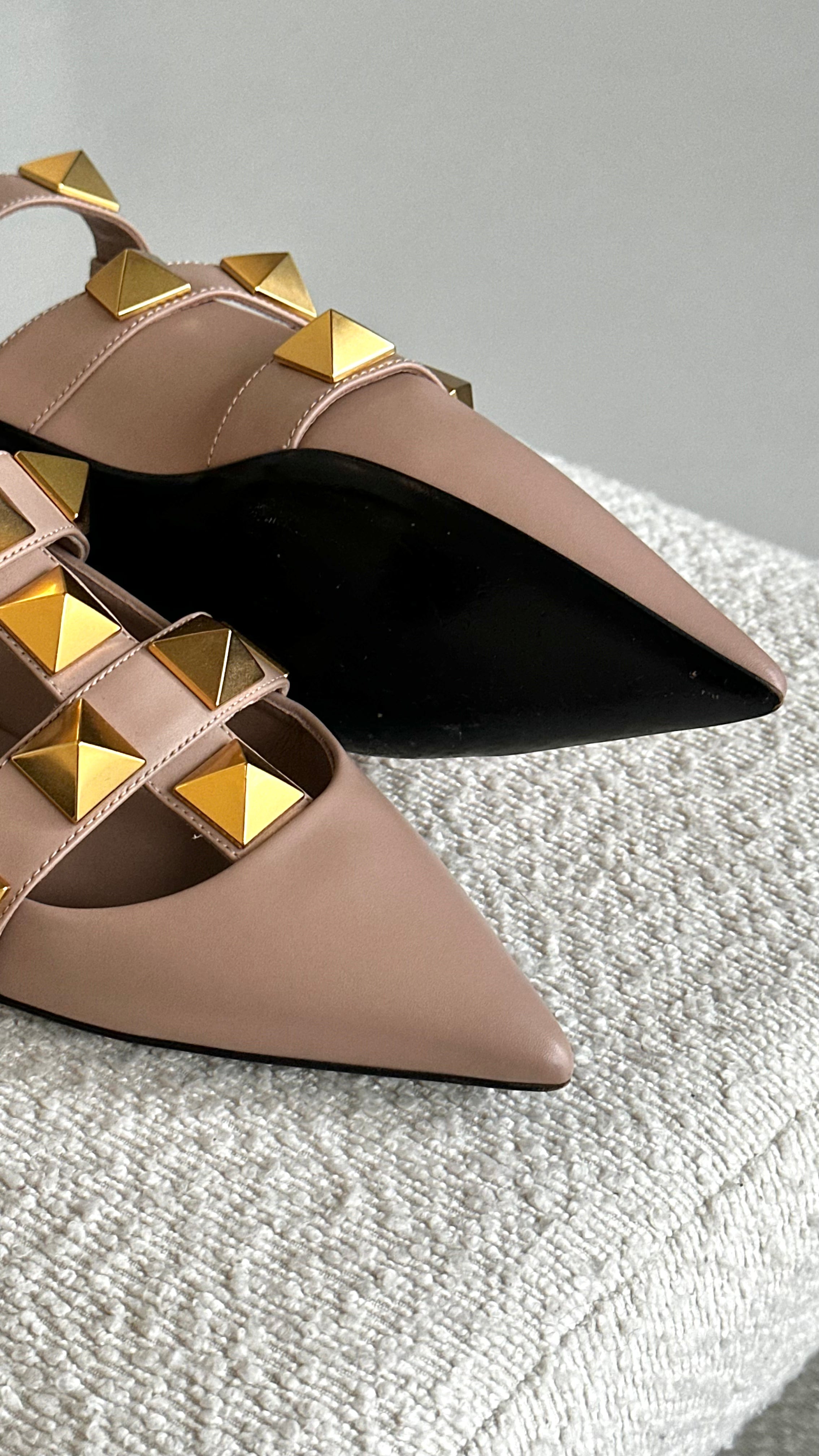 VALENTINO GARAVANI ROMAN STUD BALLERINA SHOES IN PINK -SIZE 35