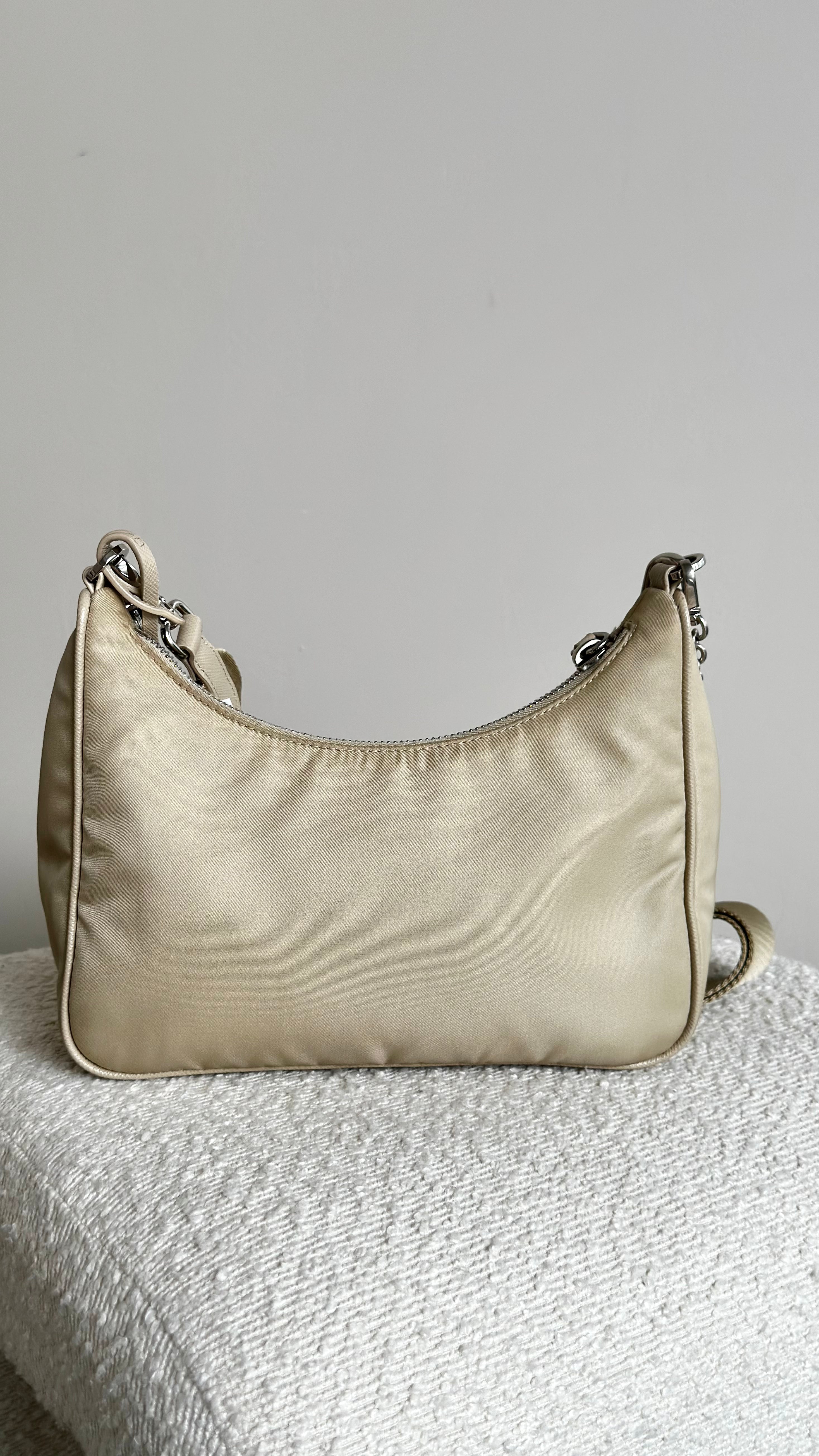 PRADA RE-EDITION 2005 NYLON IN BEIGE