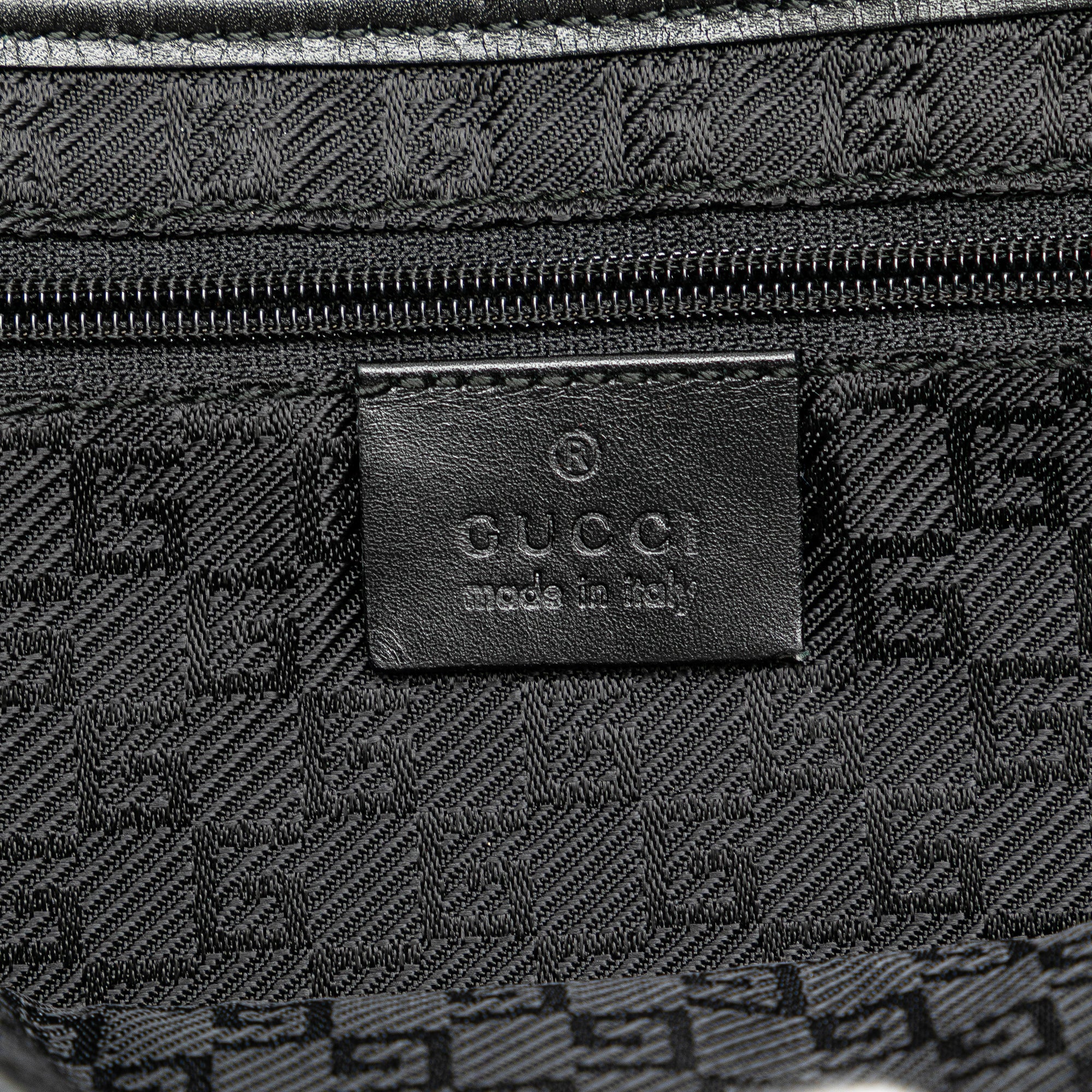 Gucci Suede Tiger Head Shoulder Bag In Black