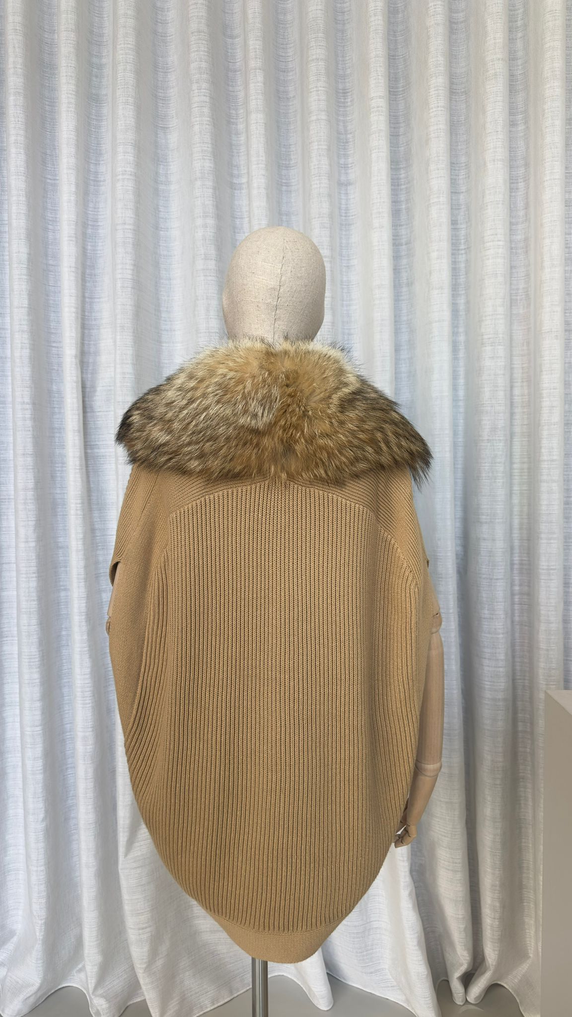 MICHAEL KORS FAUX-FUR BUCKLE PONCHO IN BEIGE