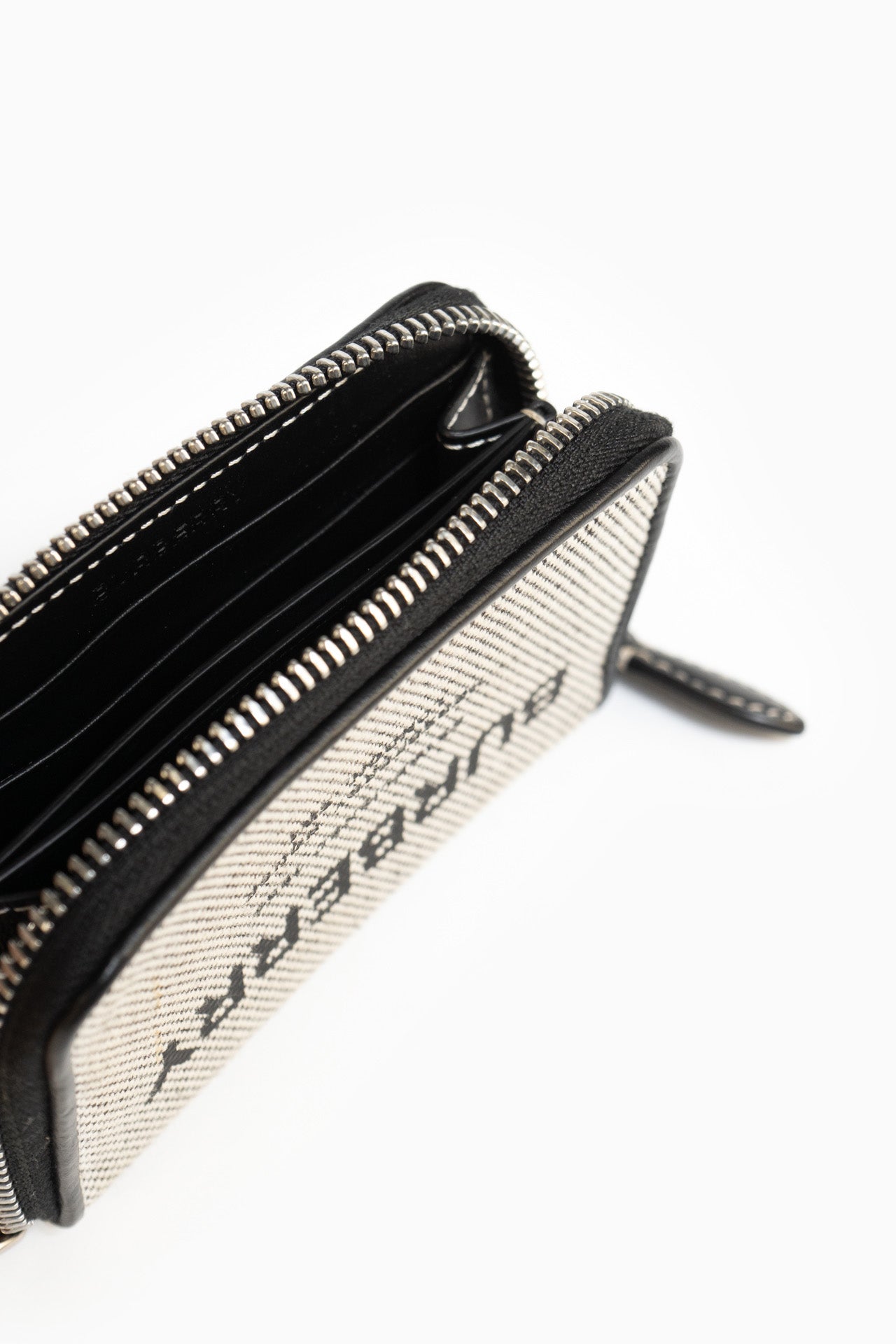 Burberry elmore zip around wallet hotsell