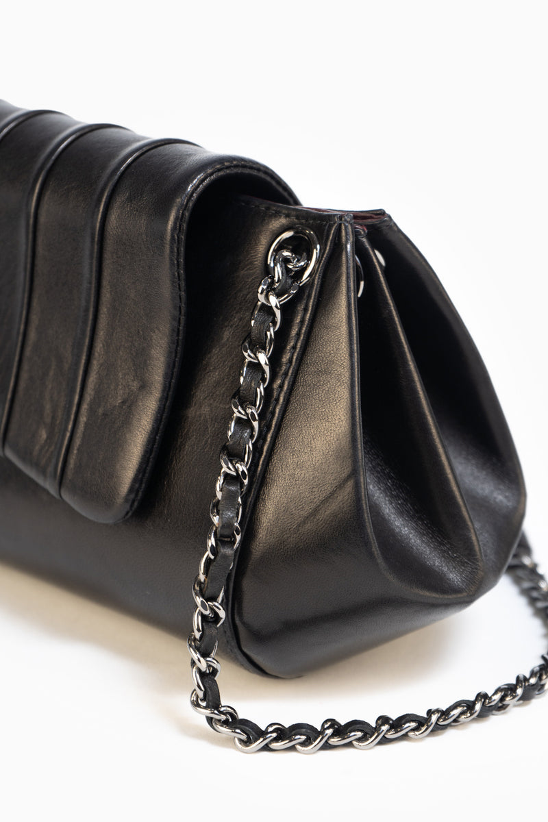 Chanel Vintage Leather Chain Soulder Bag in Black