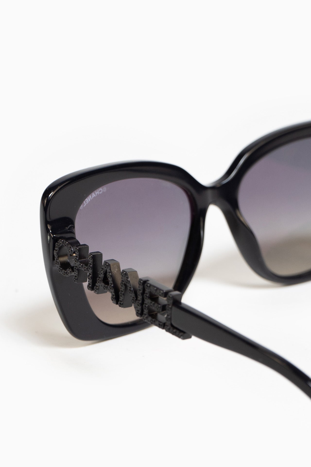 Chanel 5422B Square Sunglasses In Black