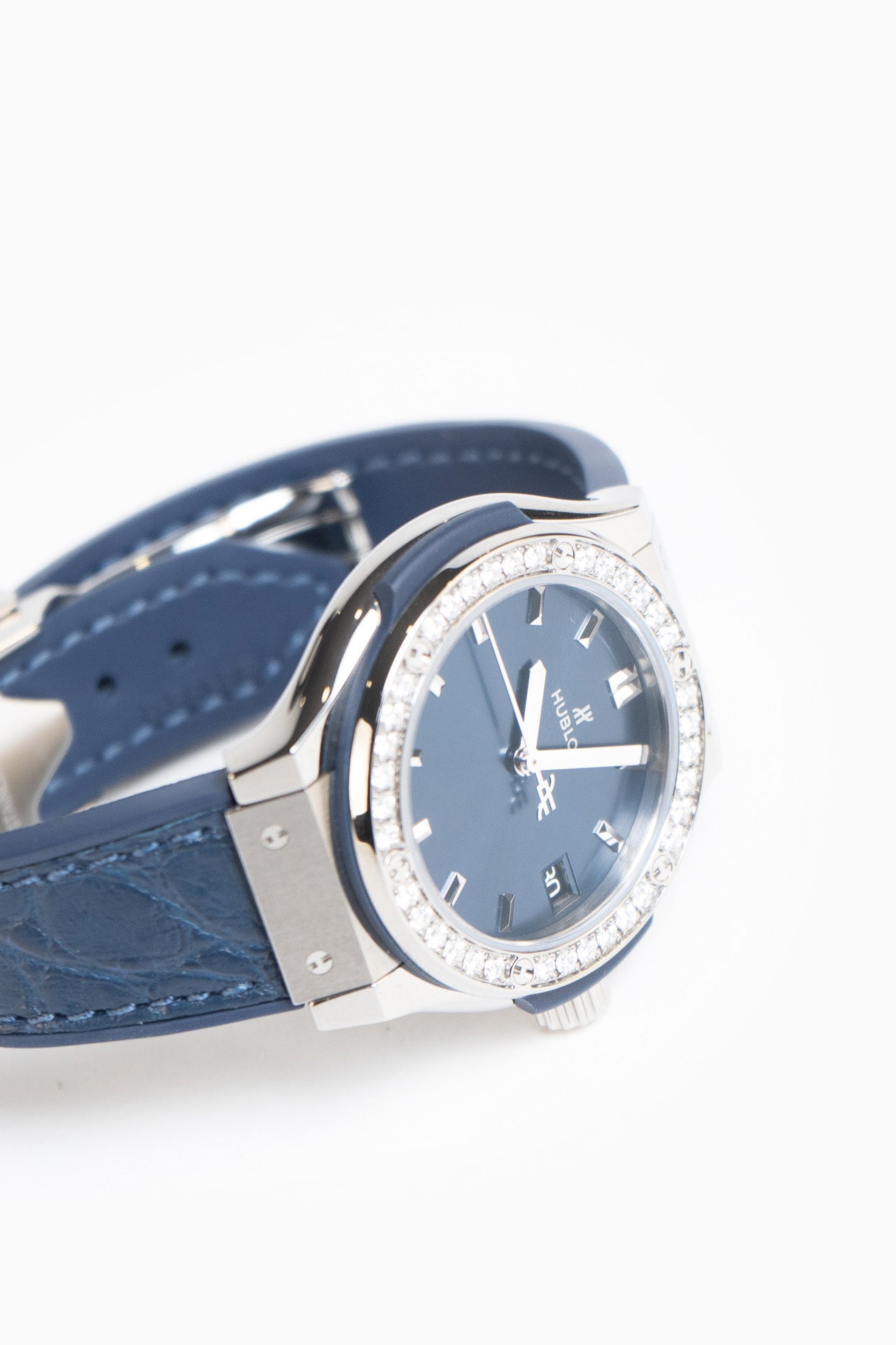 Hublot Classic Fusion 33 Diamons In Blue