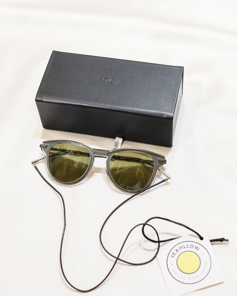 Christian Dior Grey Wayfarer Lunettes de soleil Green Lens- avec boîte
