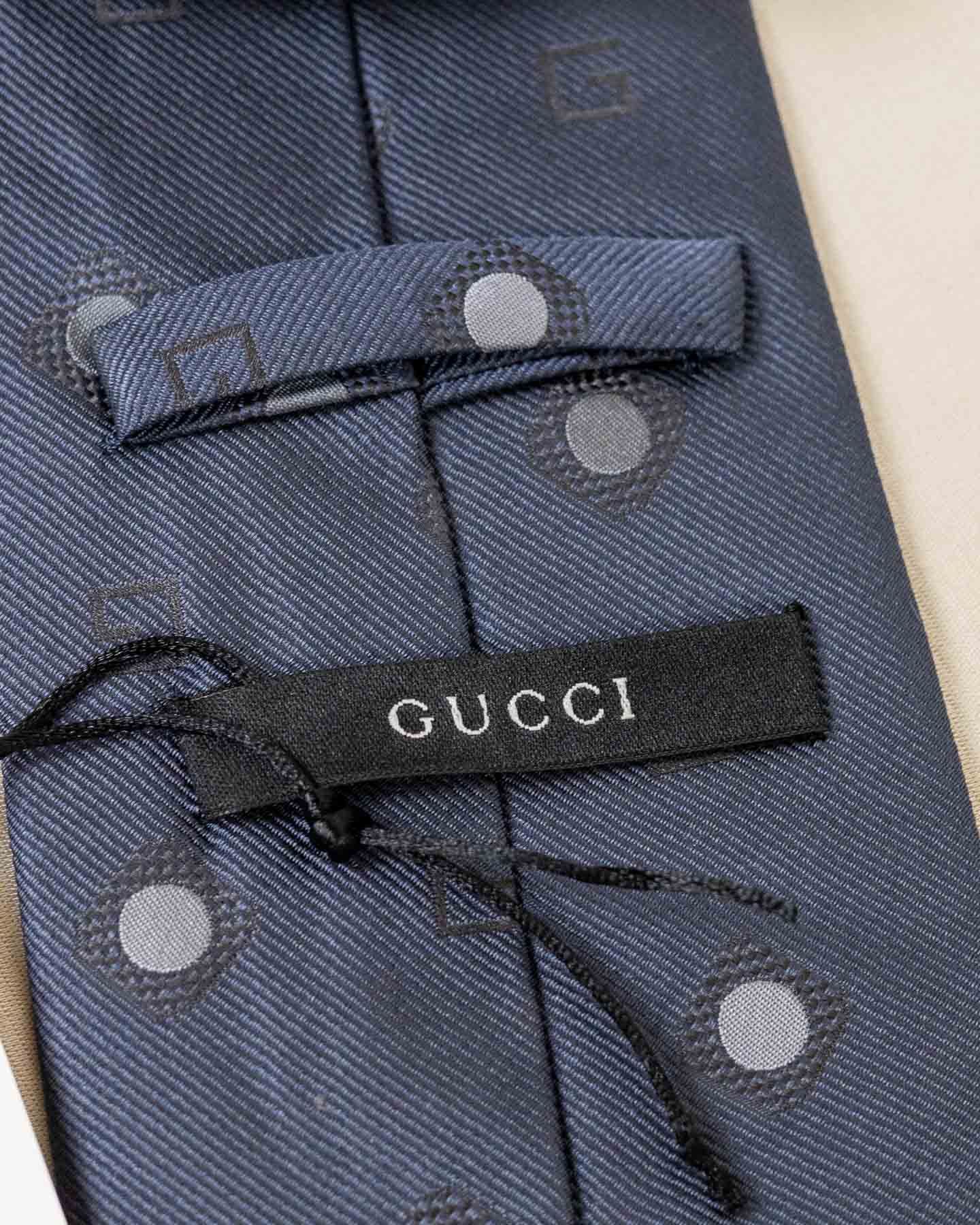 Gucci Gravata Cinza com Bolinhas 