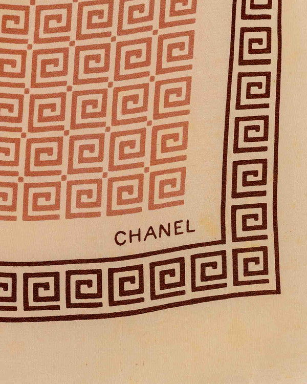 Lenço estampado rosa Chanel - 100% seda 